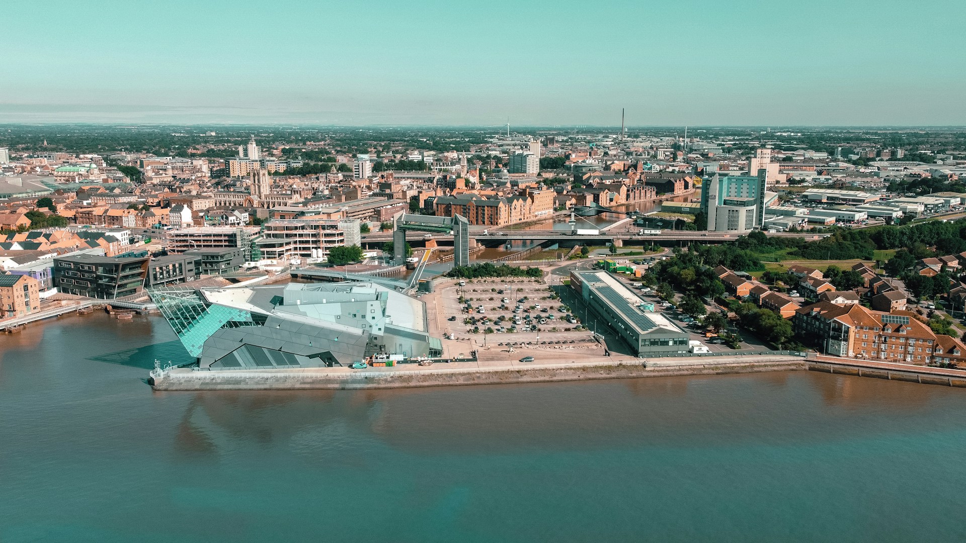 Hull waterfront unsplash free 2