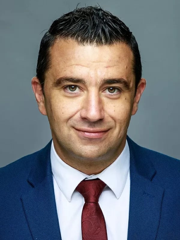  Arik Agamian