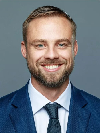 Team photo of Tom Russell